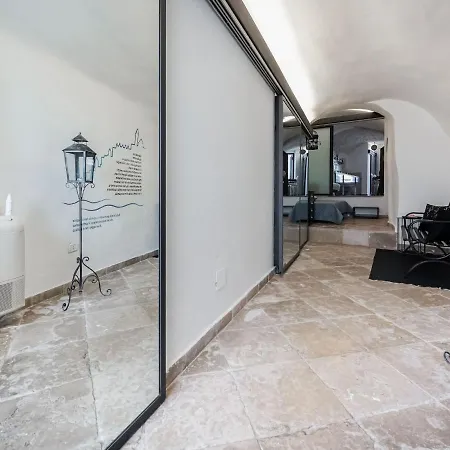 Timeless Holiday In With Bar And Fireplace *